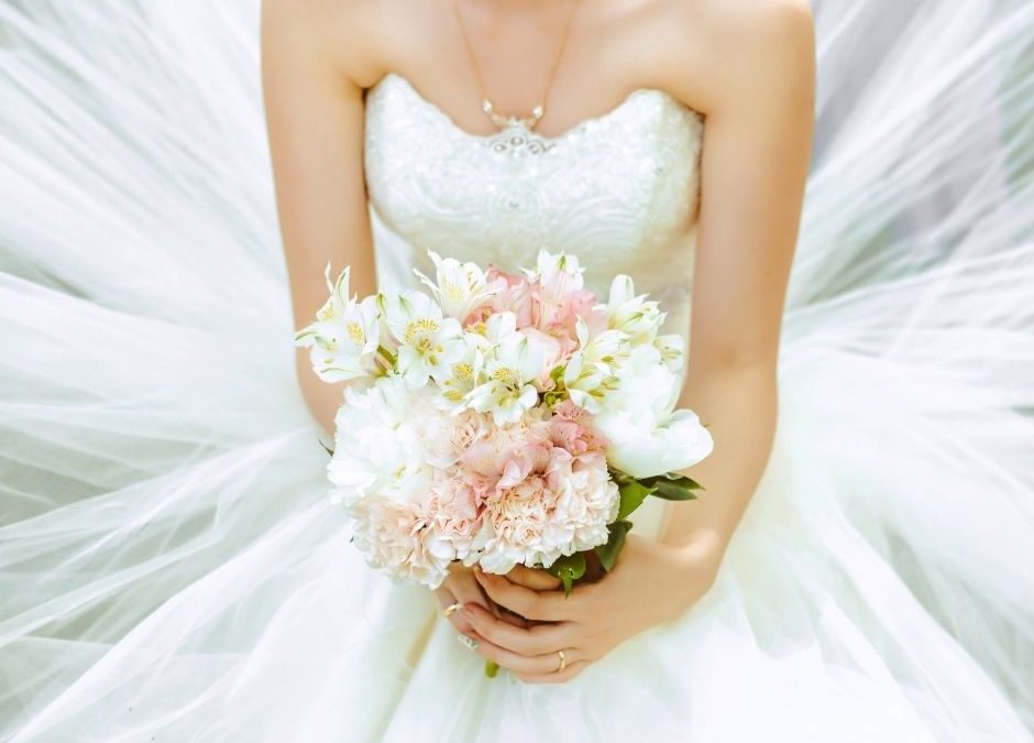 Tutti i tipi di bianco dell’abito da sposa: quale tonalità di bianco scegliere per il proprio abito?
